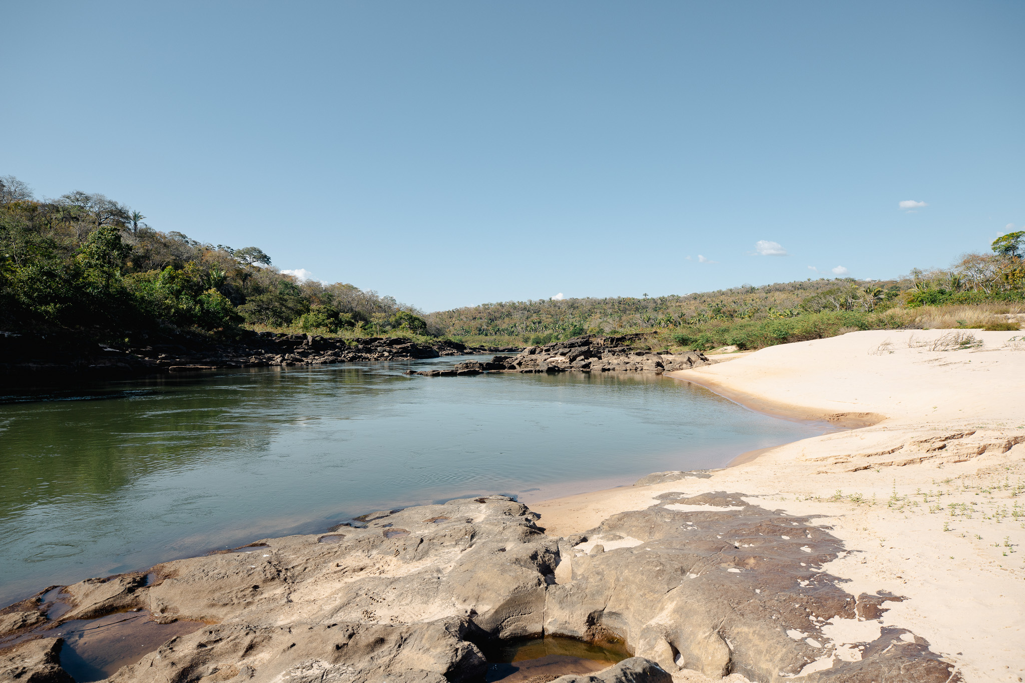 Praias de água doce com areias brancas no Rio Araguaia - turismo em Baliza Goiás
